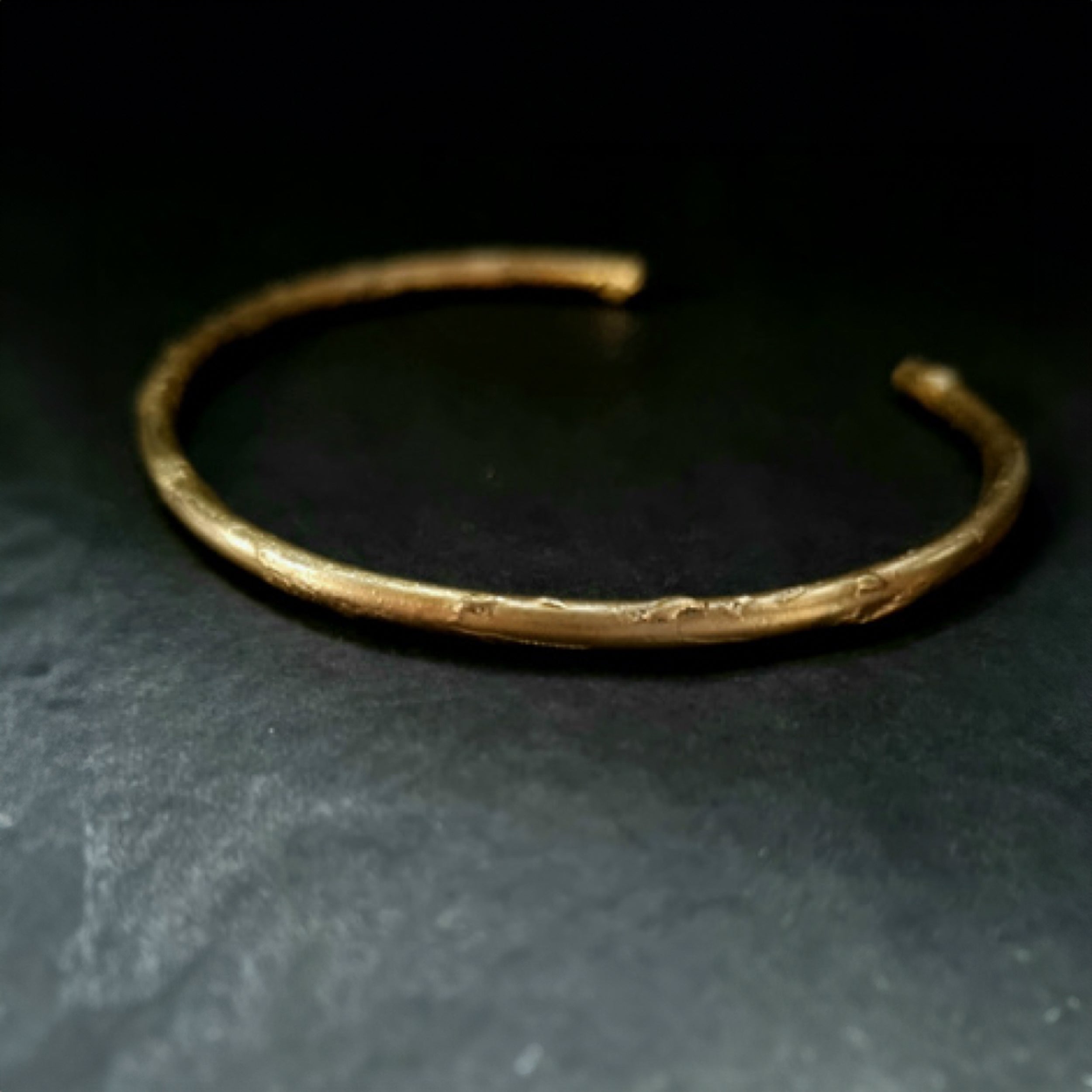 Thin Round Cuff