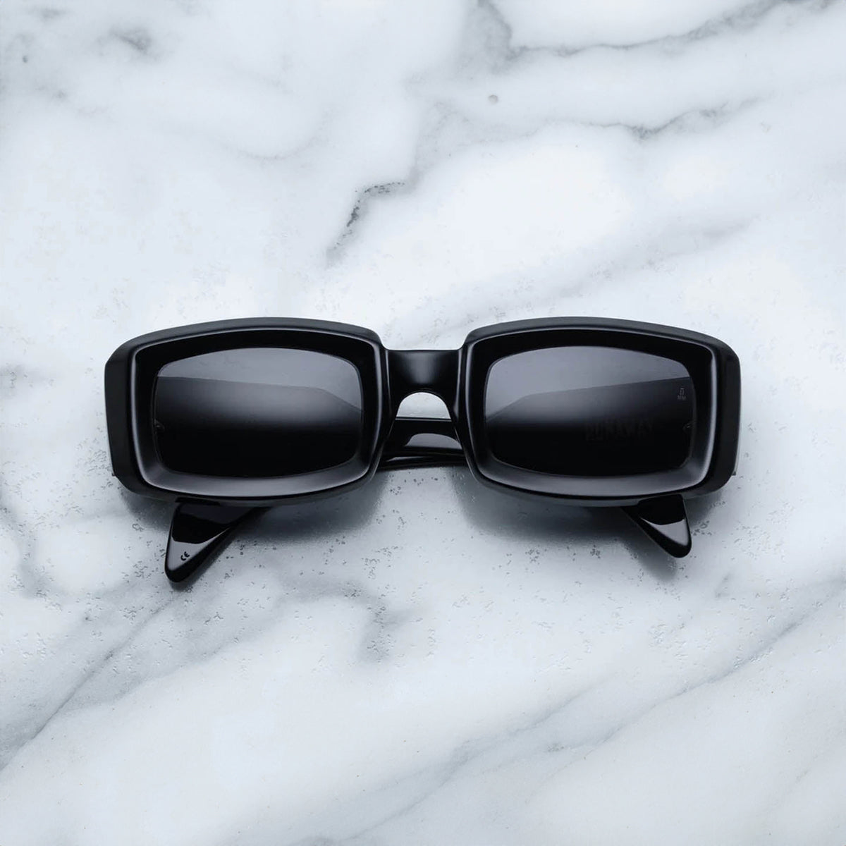 Runaway / Black